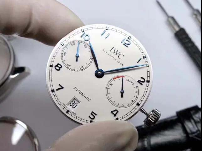 寶珀五十噚70周年紀念表第二彈“前所未見的新設計